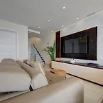Luxury 3br Seafront Duplex With Pool, Jacuzzi & Views By 360 Estates * Xghajra