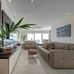 Luxury 3br Seafront Duplex With Pool, Jacuzzi & Views By 360 Estates Xghajra