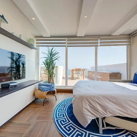 Luxury 3br Seafront Duplex With Pool, Jacuzzi & Views By 360 Estates * Xghajra