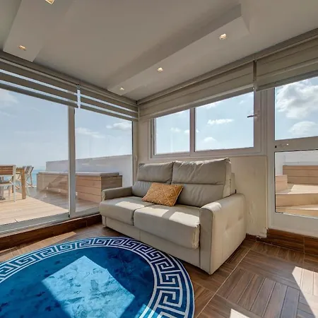 Luxury 3br Seafront Duplex With Pool, Jacuzzi & Views By 360 Estates Xghajra