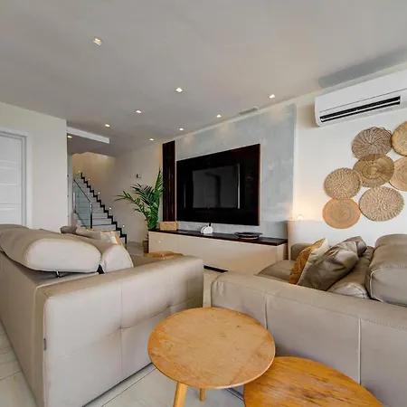 Luxury 3br Seafront Duplex With Pool, Jacuzzi & Views By 360 Estates