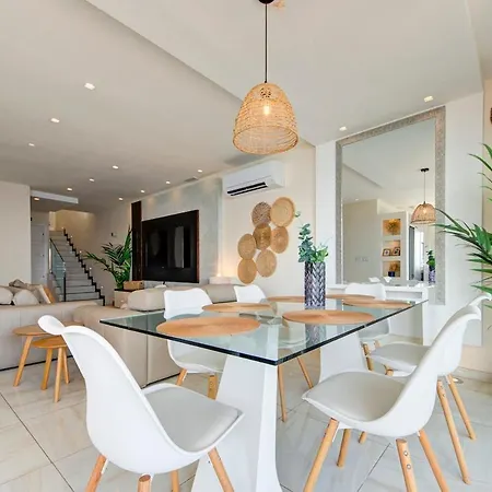 Luxury 3br Seafront Duplex With Pool, Jacuzzi & Views By 360 Estates *