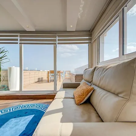 Luxury 3br Seafront Duplex With Pool, Jacuzzi & Views By 360 Estates