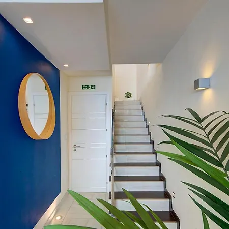 Luxury 3br Seafront Duplex With Pool, Jacuzzi & Views By 360 Estates