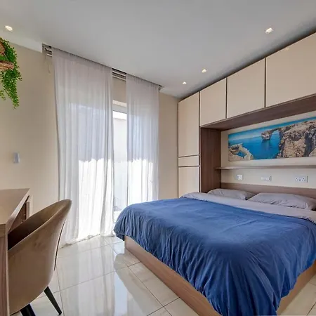 Luxury 3br Seafront Duplex With Pool, Jacuzzi & Views By 360 Estates Xghajra