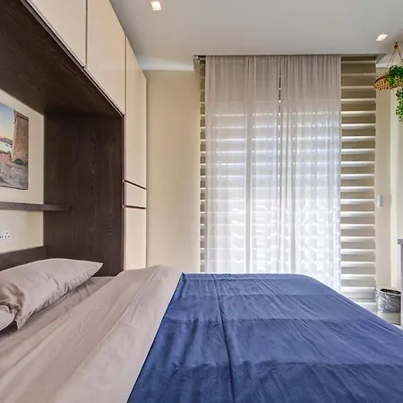 Luxury 3br Seafront Duplex With Pool, Jacuzzi & Views By 360 Estates