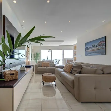 Luxury 3br Seafront Duplex With Pool, Jacuzzi & Views By 360 Estates Xghajra