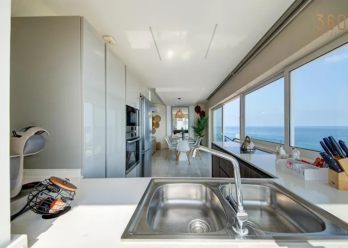 Luxury 3br Seafront Duplex With Pool, Jacuzzi & Views By 360 Estates Appartamento *