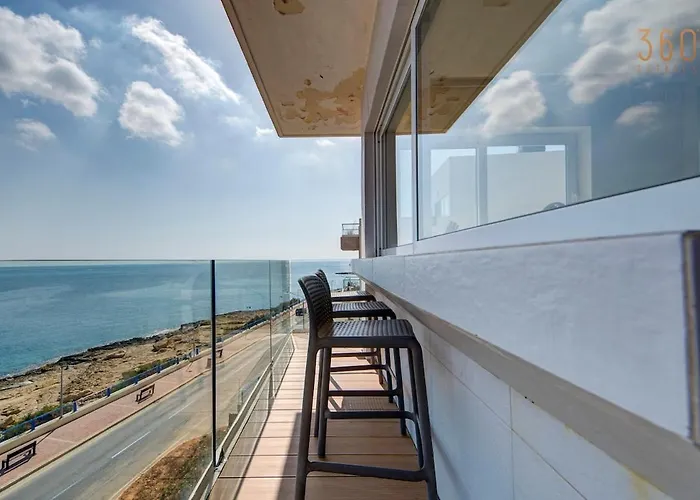 Appartamento Luxury 3br Seafront Duplex With Pool, Jacuzzi & Views By 360 Estates