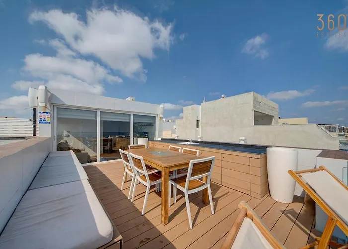 Luxury 3br Seafront Duplex With Pool, Jacuzzi & Views By 360 Estates