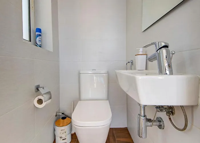 Luxury 3br Seafront Duplex With Pool, Jacuzzi & Views By 360 Estates Appartamento