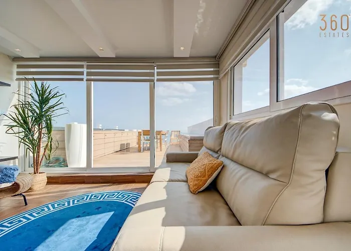 Luxury 3br Seafront Duplex With Pool, Jacuzzi & Views By 360 Estates