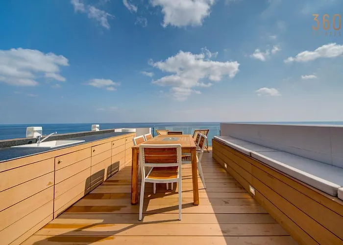 Luxury 3br Seafront Duplex With Pool, Jacuzzi & Views By 360 Estates * Xghajra