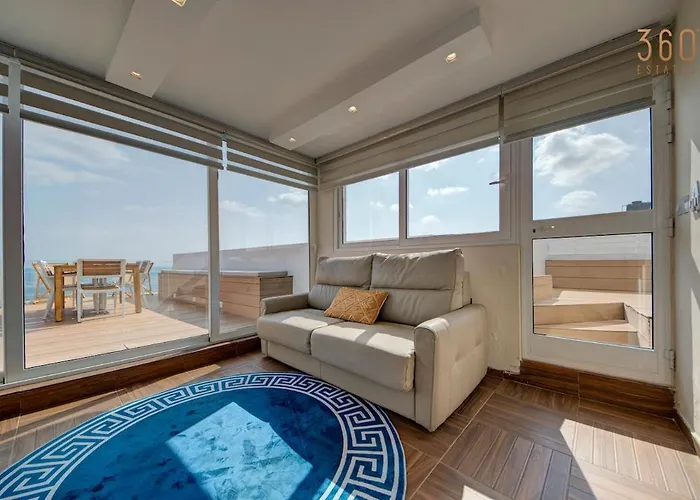 Luxury 3br Seafront Duplex With Pool, Jacuzzi & Views By 360 Estates Xghajra