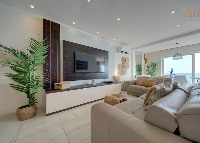 Luxury 3br Seafront Duplex With Pool, Jacuzzi & Views By 360 Estates Xghajra