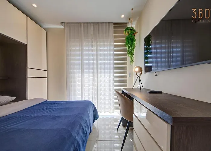 Appartamento Luxury 3br Seafront Duplex With Pool, Jacuzzi & Views By 360 Estates Xghajra