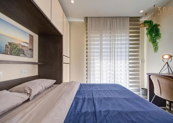 Luxury 3br Seafront Duplex With Pool, Jacuzzi & Views By 360 Estates