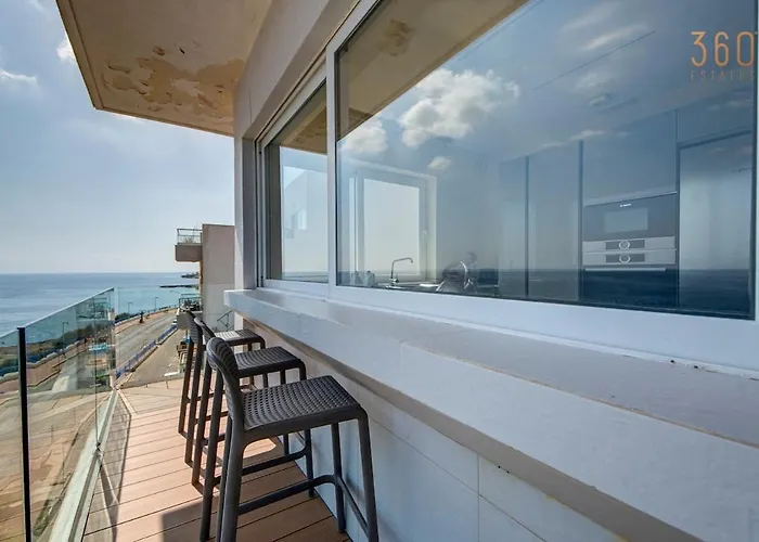 Luxury 3br Seafront Duplex With Pool, Jacuzzi & Views By 360 Estates Xghajra