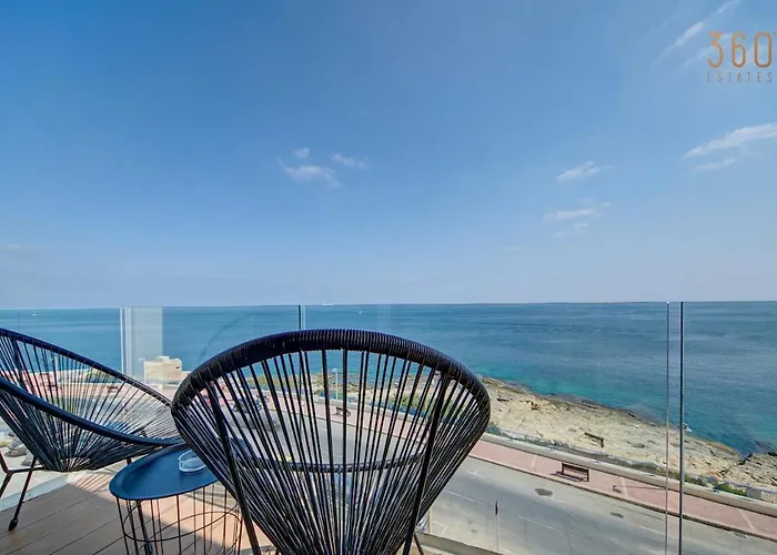 Luxury 3br Seafront Duplex With Pool, Jacuzzi & Views By 360 Estates Lägenhet