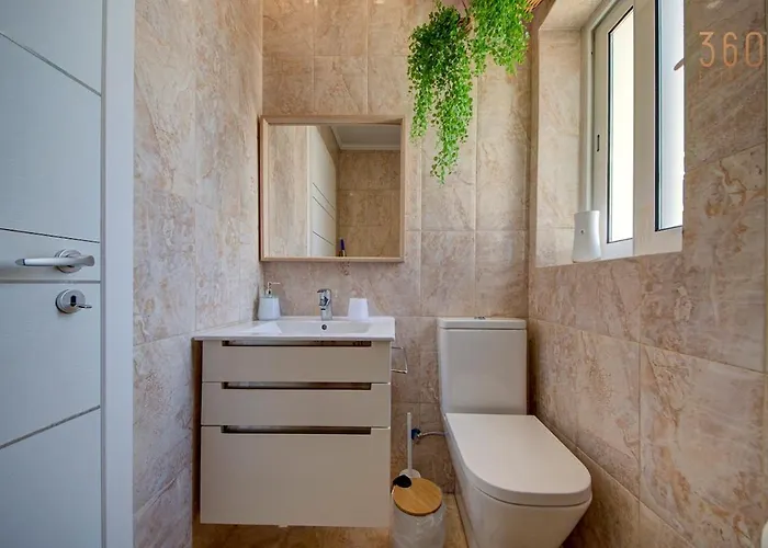 Luxury 3br Seafront Duplex With Pool, Jacuzzi & Views By 360 Estates Appartamento