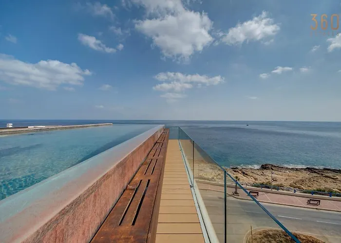 Luxury 3br Seafront Duplex With Pool, Jacuzzi & Views By 360 Estates