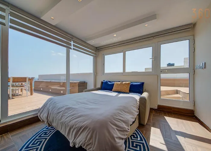 Appartamento Luxury 3br Seafront Duplex With Pool, Jacuzzi & Views By 360 Estates