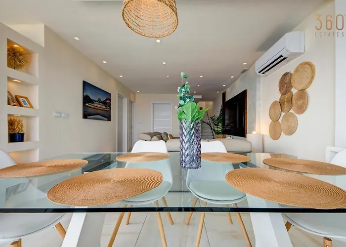 Luxury 3br Seafront Duplex With Pool, Jacuzzi & Views By 360 Estates *